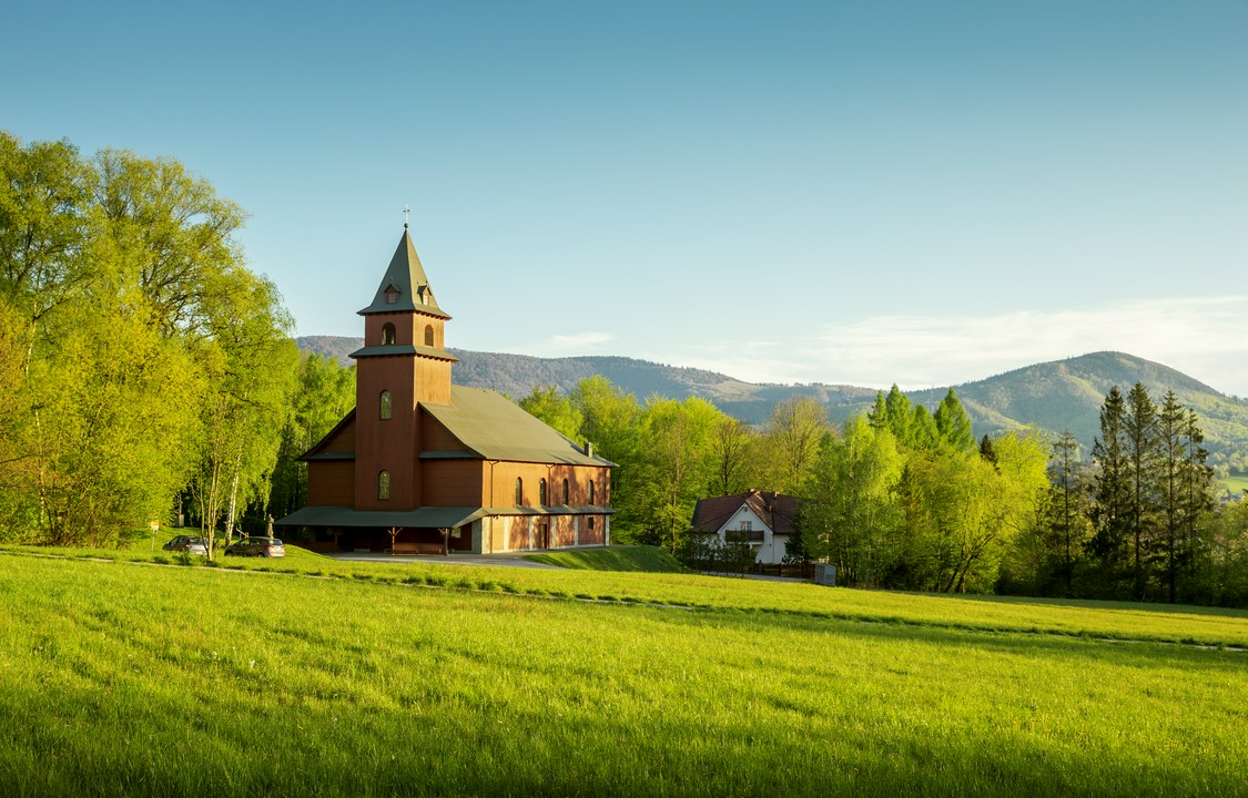 zabytkowy drewniany kościół